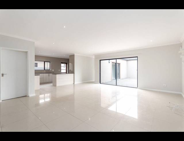 3 BEDROOM FREESTANDING RENTED IN PARKLANDS NORTH